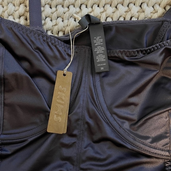 SKIMS STRETCH SATIN BODYSUIT - Picture 2 of 3
